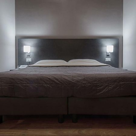 Twelve Hotel Монкалиери Екстериор снимка