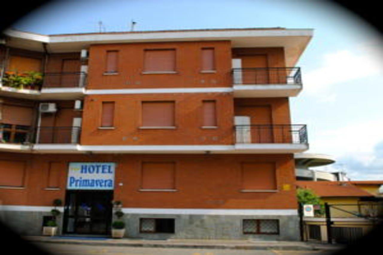 Twelve Hotel Монкалиери Екстериор снимка