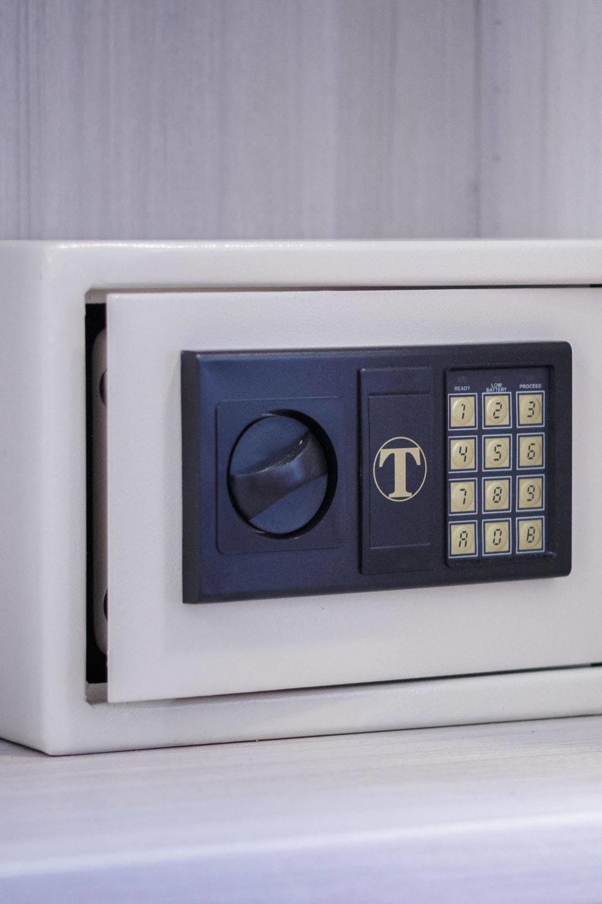 Twelve Hotel Монкалиери Стая снимка