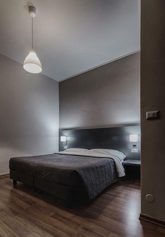 Twelve Hotel Монкалиери Екстериор снимка